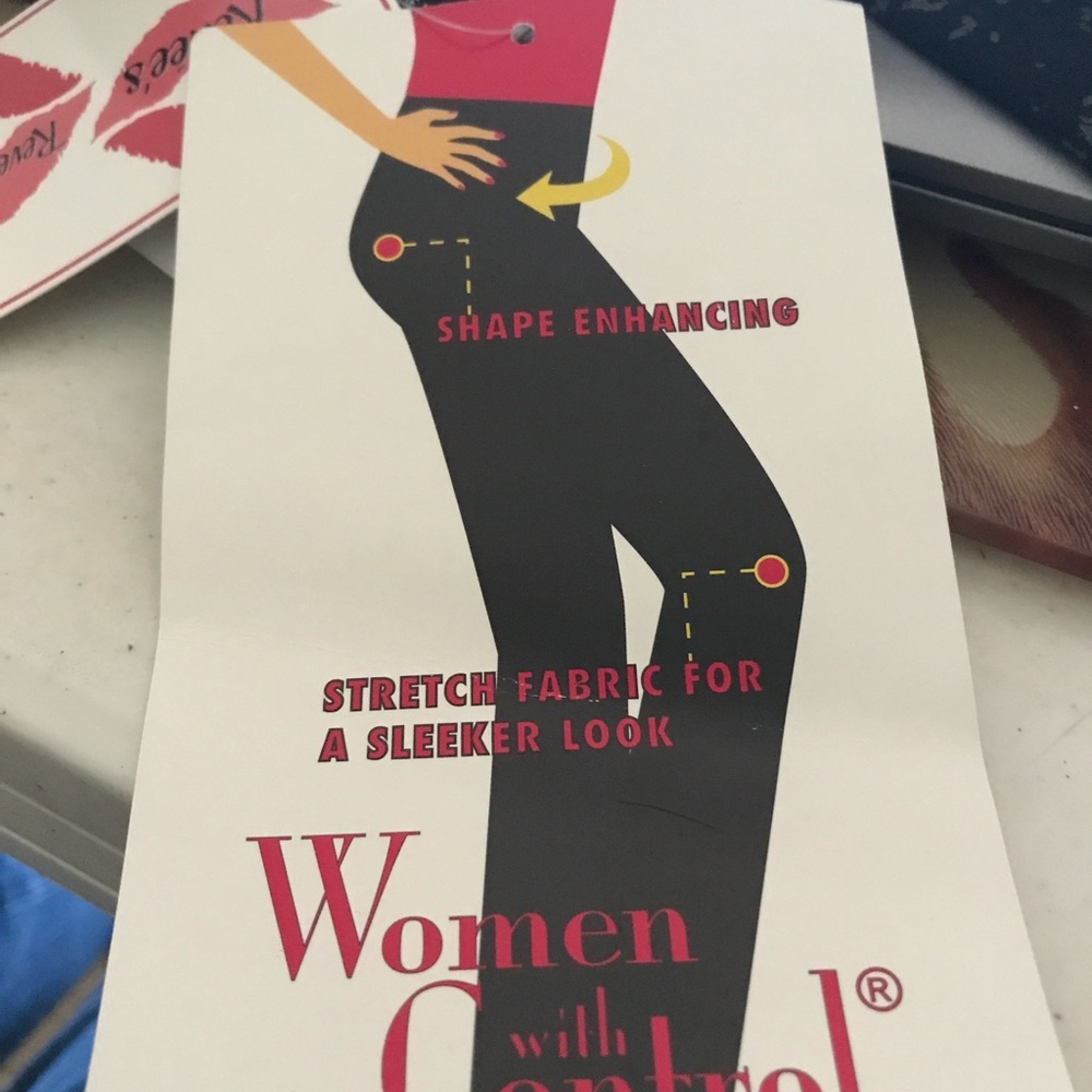 NWT Size Petite 3X “Women with Control” Reversible Cropped Leggings